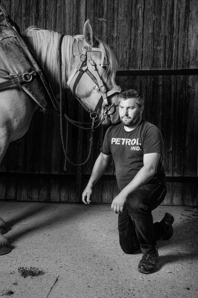 portrait de Julien Duport, vigneron à Brouilly, Beaujolais.